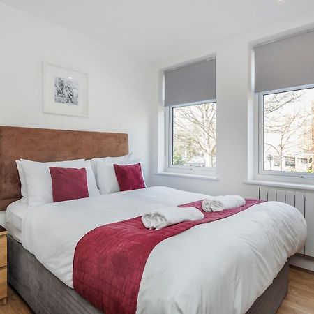 Roomspace Serviced Apartments - Swan House Leatherhead Εξωτερικό φωτογραφία
