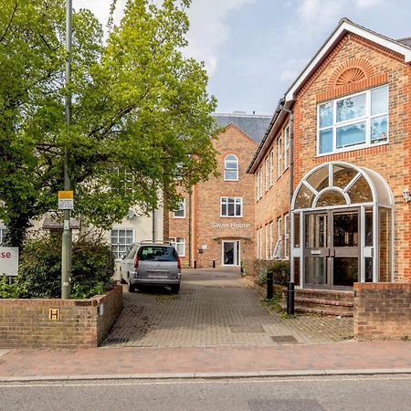Roomspace Serviced Apartments - Swan House Leatherhead Εξωτερικό φωτογραφία
